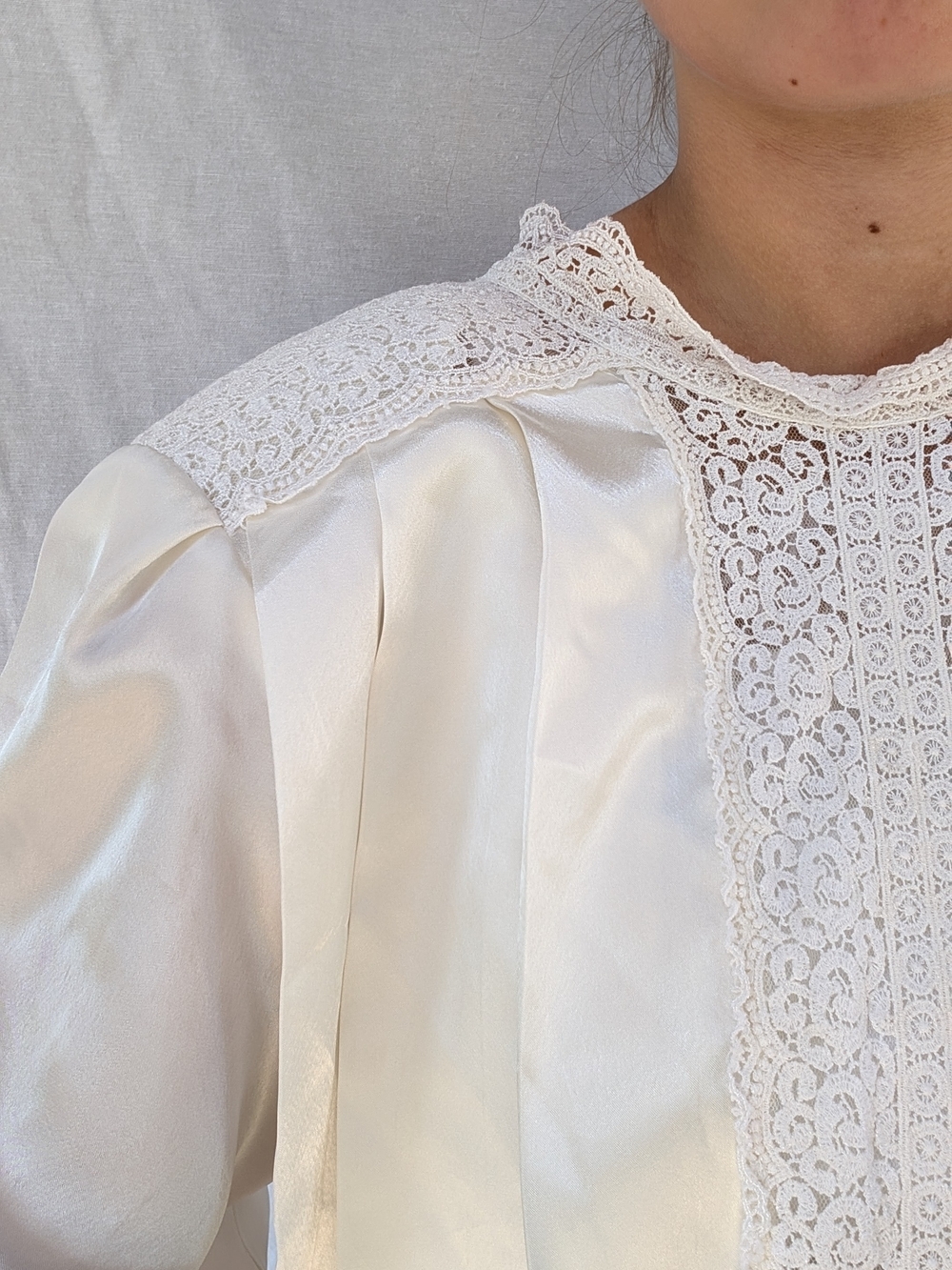 NICOLA Vintage Cream Lace-Trim Business Blouse